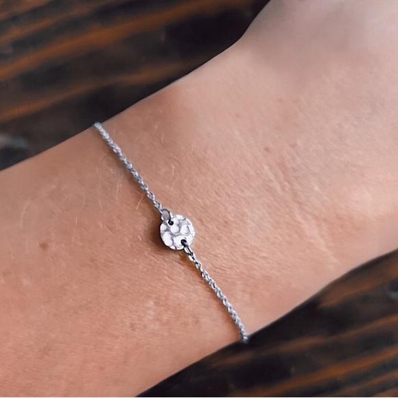 🔵𝟲𝟱%𝗢𝗙𝗙 𝗯𝘂𝗻𝗱𝗹𝗲𝘀 𝟯+🔵 NEW Tiny Coin Stainless Steel Bracelet - Picture 4 of 13